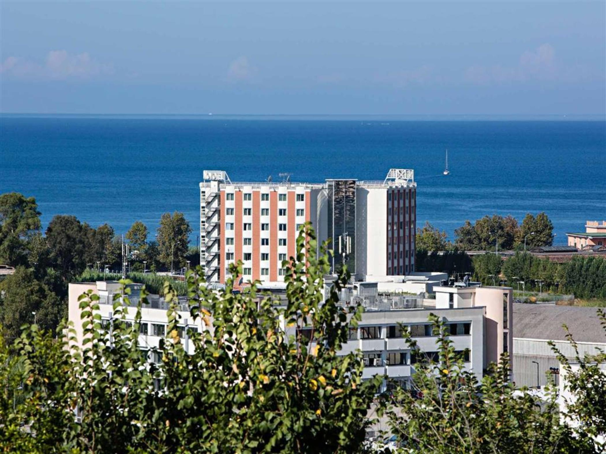 Novotel Salerno Est Arechi Exterior foto