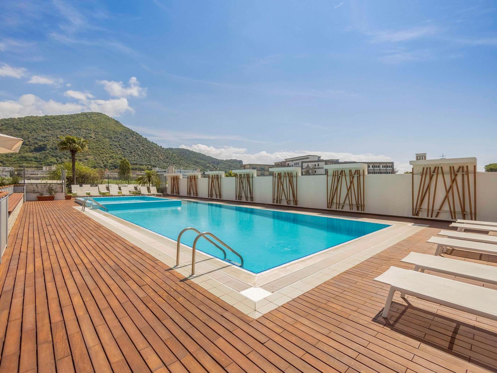 Novotel Salerno Est Arechi Exterior foto